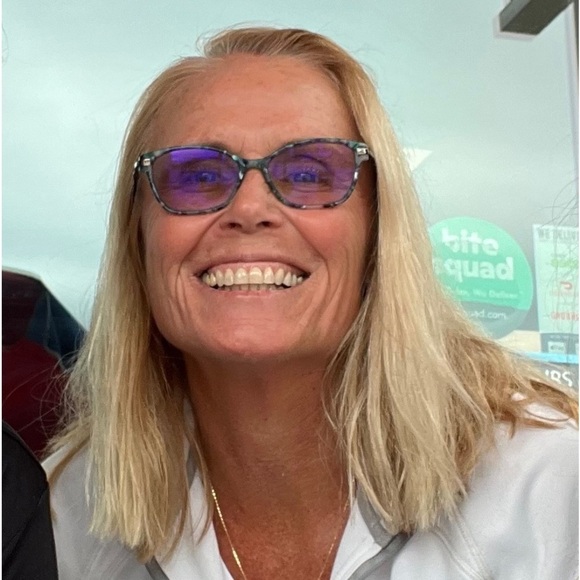 Hi!! Welcome to my closet! Take a look at all my items I have a wide variety. - Picture 2 of 7